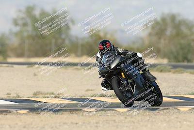 media/Nov-16-2025-Race Pace (Sun) [[8c5fa54630]]/Verified Riders/2-Turn 7 (945am)/